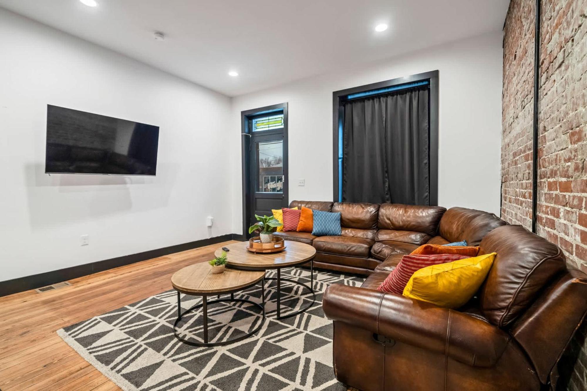Unique Black In The Heart Of Shelby Park * Louisville